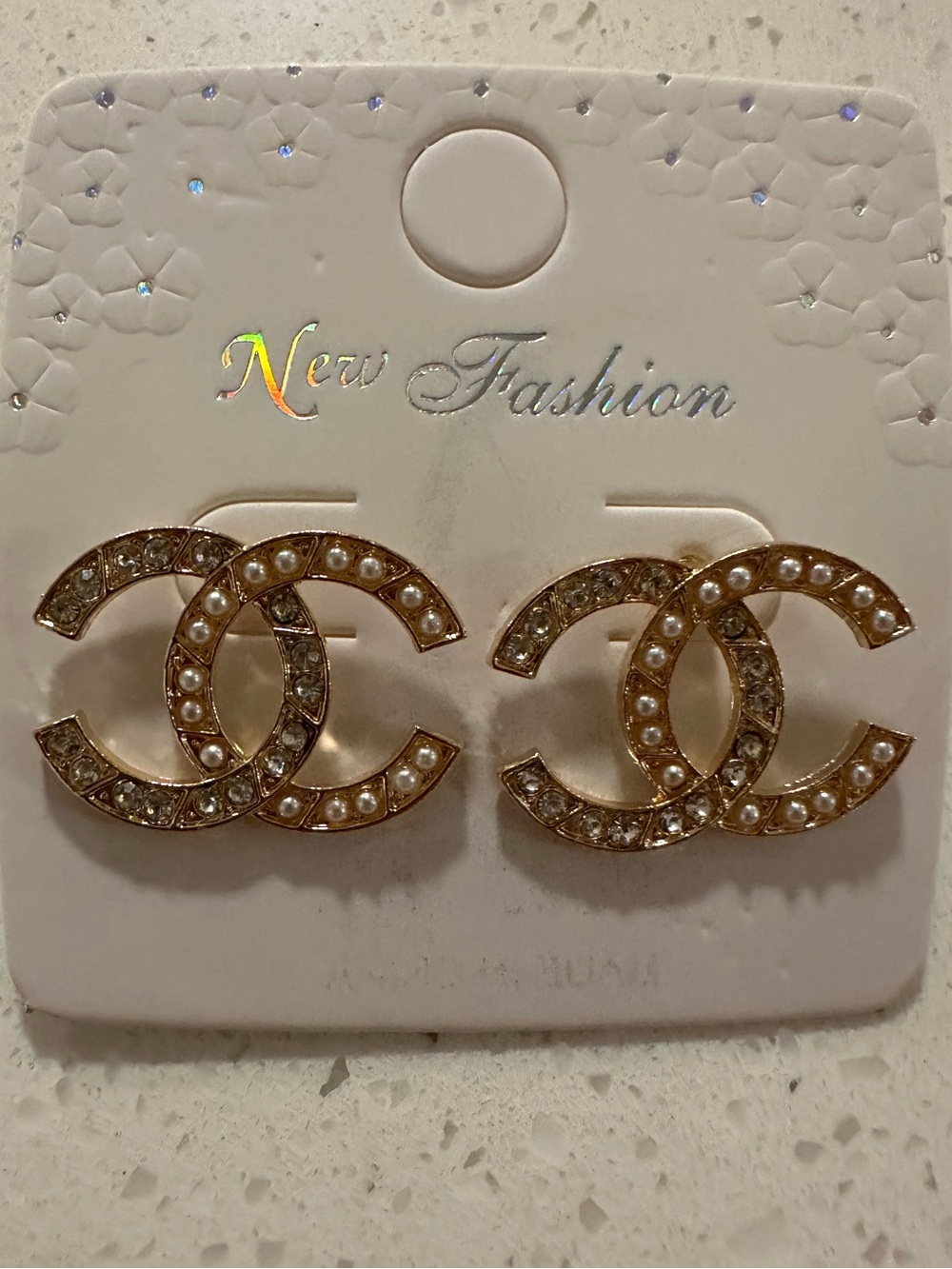 New Fashion Gold Pearl & Crystal Interlocking CC-Style Stud Earrings -